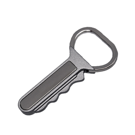 LLA011, Llavero de metal en forma de llave con borde pavonado y rectángulo tipo espejo.